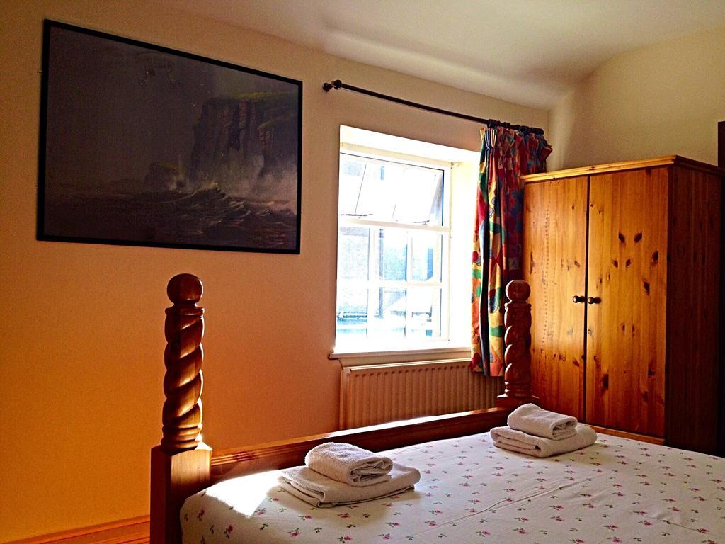 Cashel Town Center Inn Номер фото